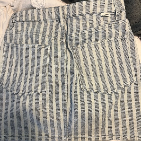 Billabong jean skirt - Picture 2 of 3